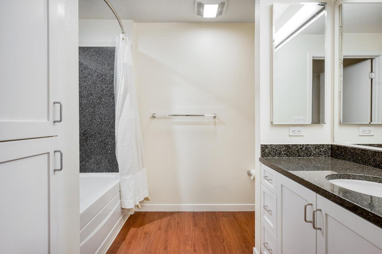 1br W Gym Pool Wd Nr Tech Hqs Sfo-1250 * Santa Clara